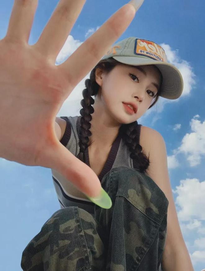 拍谁好看！视觉冲击发疯了的美爱游戏入口广角拍照超出片谁(图1)