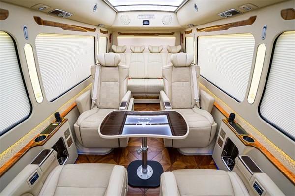华中巴车 考斯特12座全国首发爱游戏2025款丰田考斯特豪(图6)